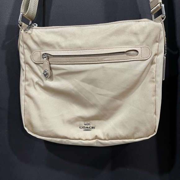Coach Tan Shoulder Bag with Adjustable Strap - Picture 2 of 8